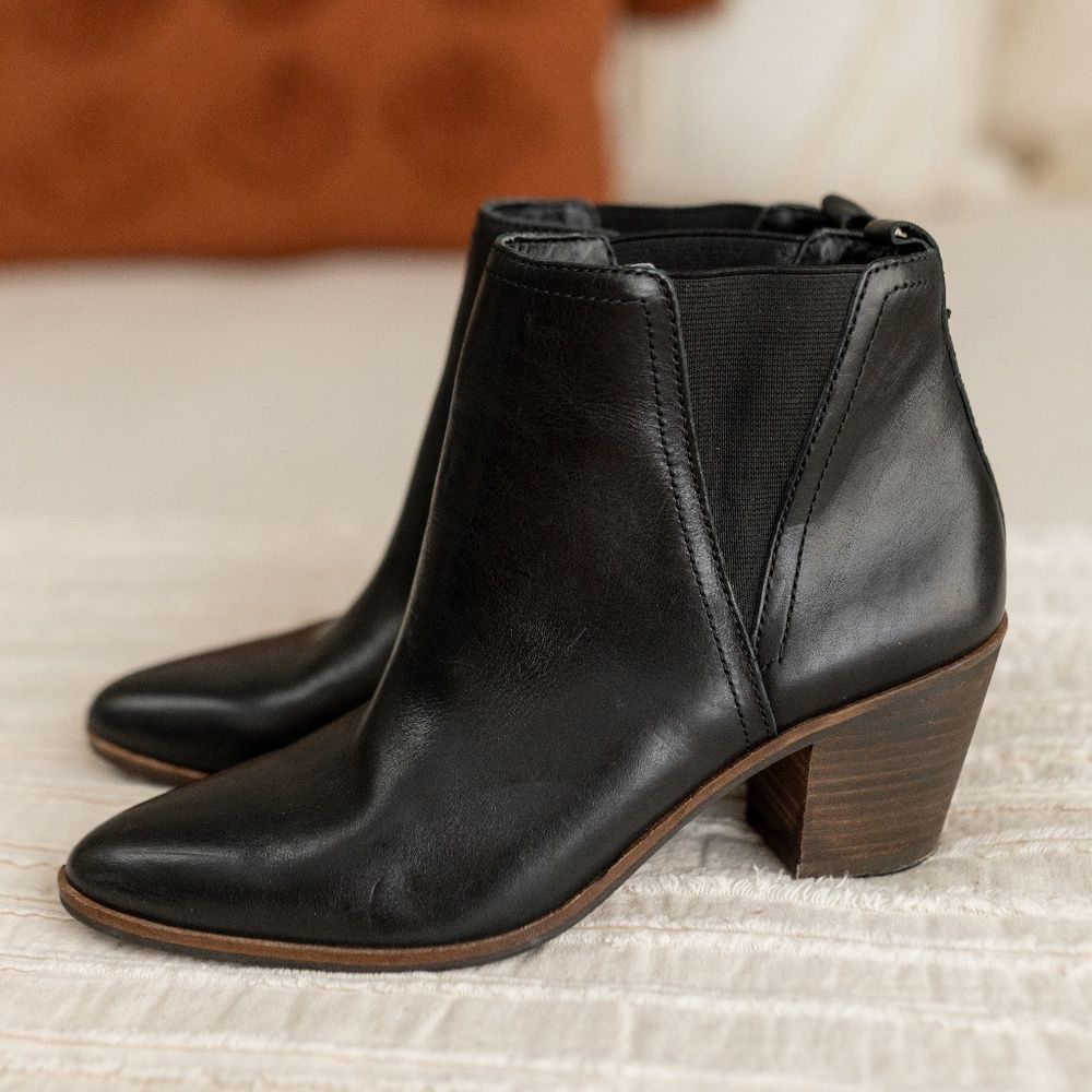 Lucky Brand Black Leather Lorry Ankle Boot size 6